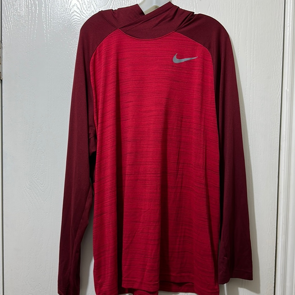 Men’s Nike Dri-Fit hooded pullover. Excellent condition, only worn a few times.
